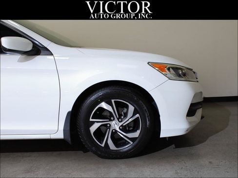 Used 2017 Honda Accord LX image 14