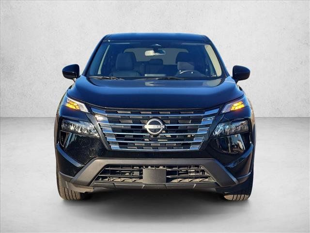 Used 2024 Nissan Rogue SV FWD image 2