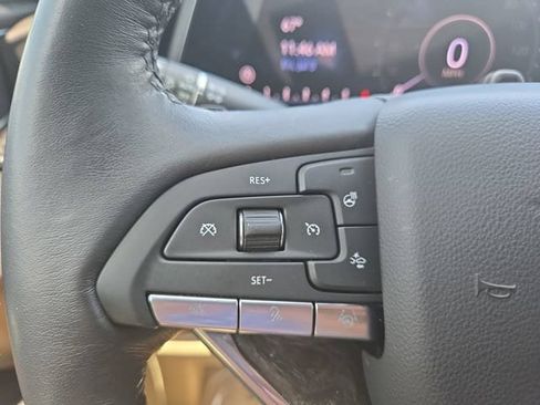 Used 2023 Cadillac Escalade Premium Luxury AWD/4WD image 21