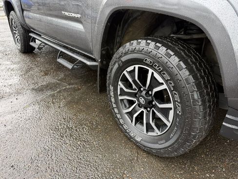 Certified 2022 Toyota Tacoma TRD Sport image 15