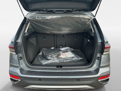 New 2025 Volkswagen Taos SE image 20