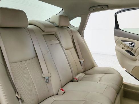 Used 2016 INFINITI Q70 L 3.7 AWD/4WD image 37
