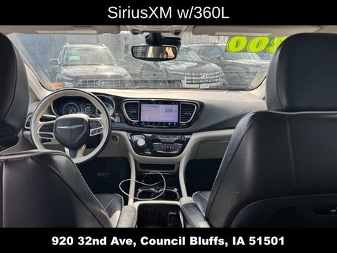 Used 2021 Chrysler Pacifica Limited AWD/4WD image 13
