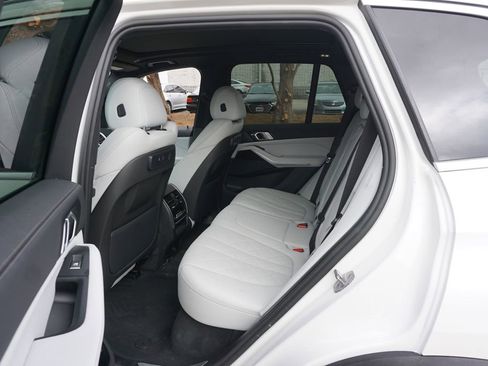 Used 2023 BMW X5 xDrive40i w/ Premium Package image 16