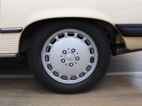 Used 1987 Mercedes-Benz 560 SL image 10