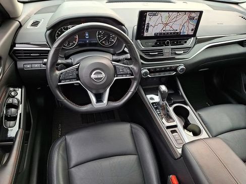 Used 2023 Nissan Altima 2.5 SR w/ SR Premium Package AWD/4WD image 2