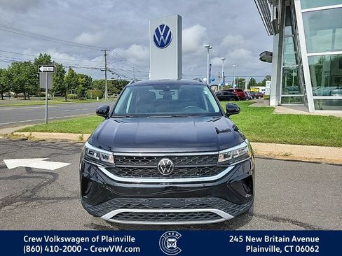 Certified 2023 Volkswagen Taos SE w/ Black Wheel Package AWD/4WD image 2