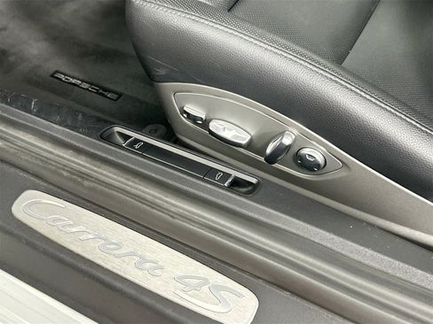 Certified 2017 Porsche 911 Carrera 4S image 28