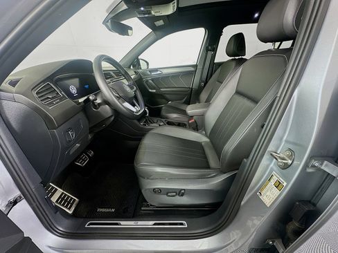 Used 2023 Volkswagen Tiguan SE R-Line AWD/4WD image 22