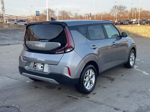 Used 2023 Kia Soul LX w/ LX Technology Package image 8
