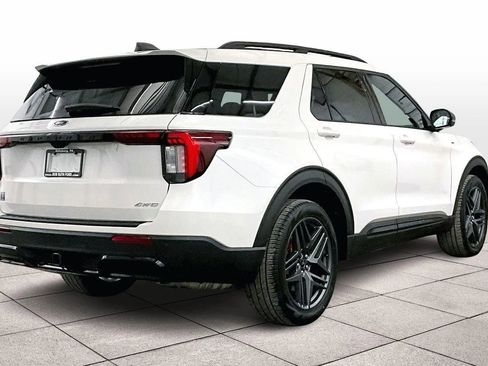 New 2026 Ford Explorer ST-Line w/ ST-Line Street Pack image 11