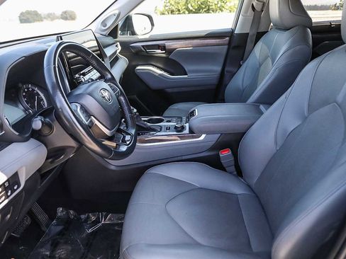 Certified 2022 Toyota Highlander Limited image 18