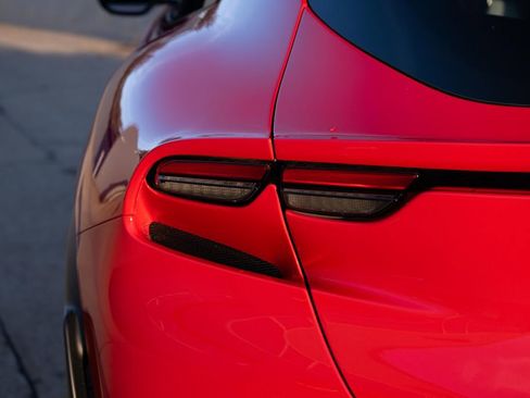 Certified 2025 Ferrari Purosangue image 21