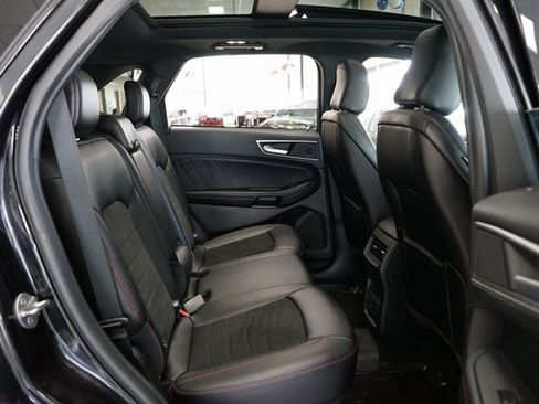 Used 2020 Ford Edge ST-Line w/ Cold Weather Package image 13