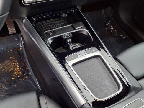 Used 2025 Mercedes-Benz GLA 250 4MATIC image 7