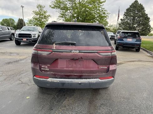 Used 2023 Jeep Grand Cherokee Laredo AWD/4WD image 4