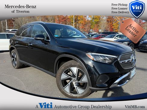 Used 2024 Mercedes-Benz GLC 300 4MATIC image 1