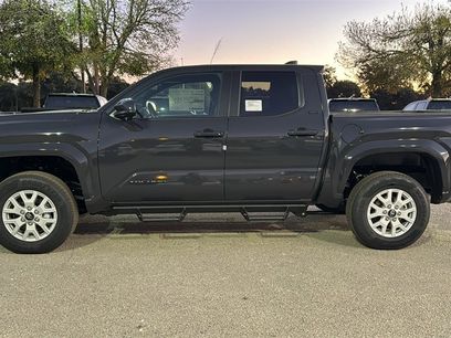 New 2025 Toyota Tacoma SR5