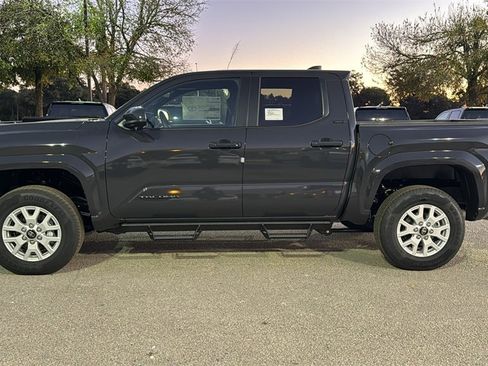 New 2025 Toyota Tacoma SR5 image 4