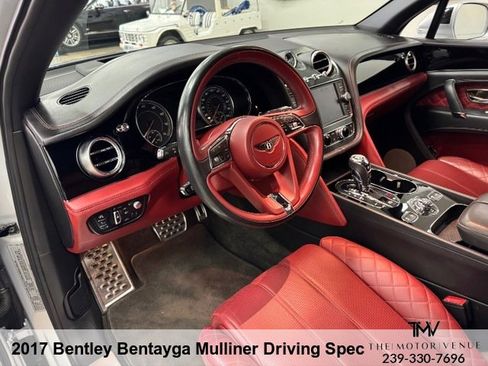 Used 2017 Bentley Bentayga Mulliner Driving Specification image 18