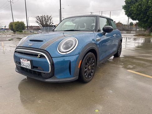Used 2023 MINI Cooper SE image 1