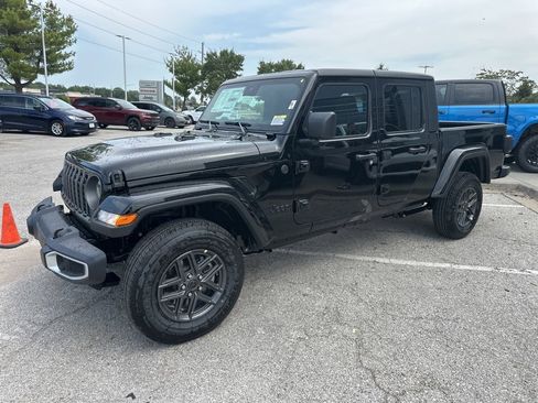 New 2025 Jeep Gladiator Sport image 13