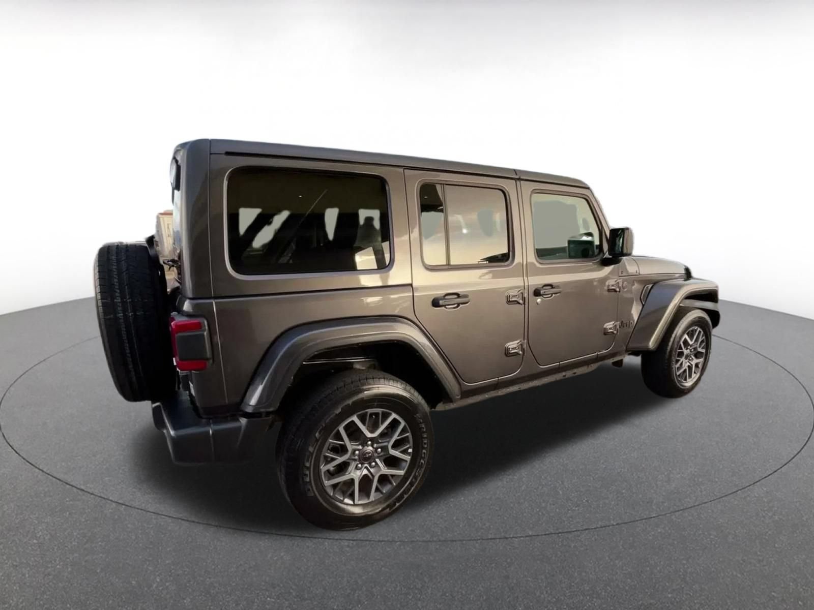 Used 2025 Jeep Wrangler Unlimited Sahara AWD/4WD image 14