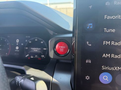 Used 2024 Toyota Tacoma TRD Sport w/ TRD Sport Upgrade Package image 18