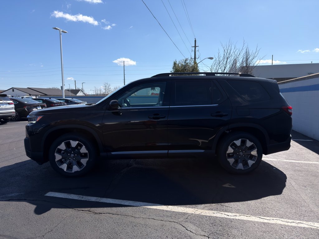 New 2026 Honda Pilot Touring image 2
