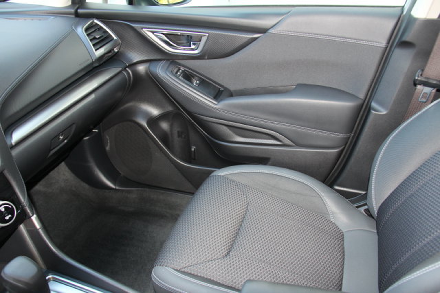 Used 2020 Subaru Forester Premium AWD/4WD image 31