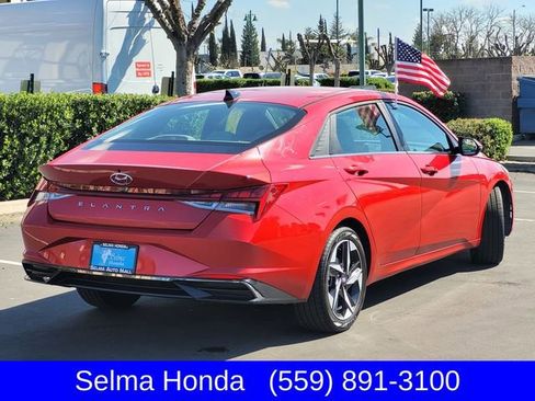 Used 2021 Hyundai Elantra SEL w/ Convenience + Premium Package image 5