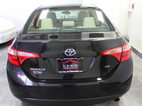 Used 2017 Toyota Corolla LE image 5