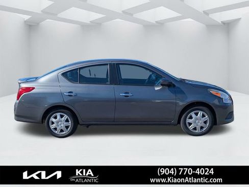 Used 2019 Nissan Versa SV image 2
