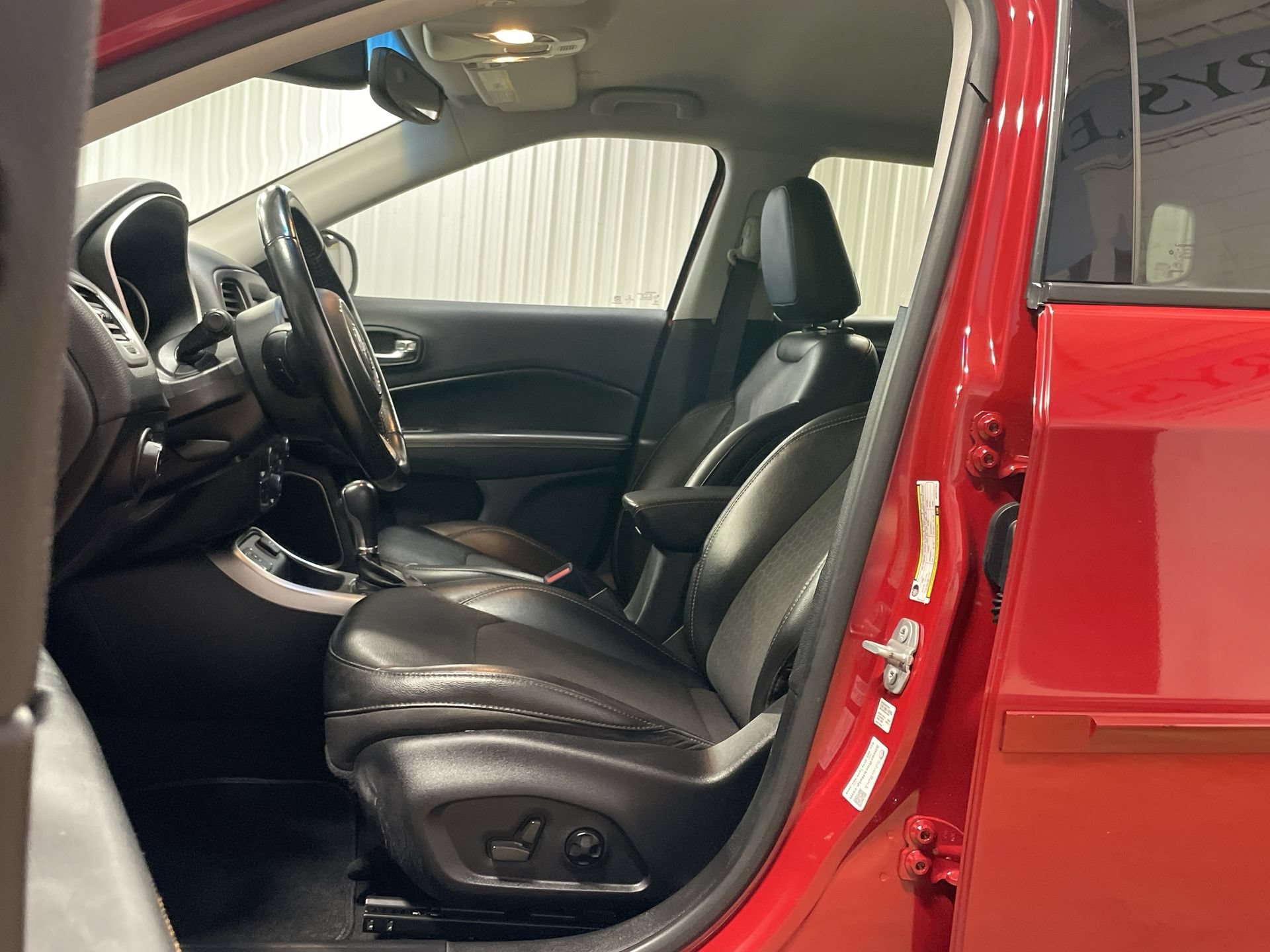 Used 2021 Jeep Compass Latitude w/ Convenience Group FWD image 15