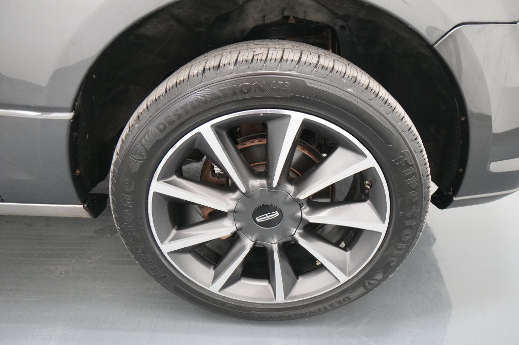 Used 2017 Lincoln Navigator Reserve AWD/4WD image 10