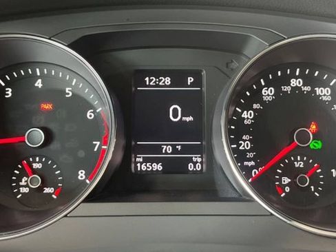 Used 2017 Volkswagen Jetta SE FWD image 36