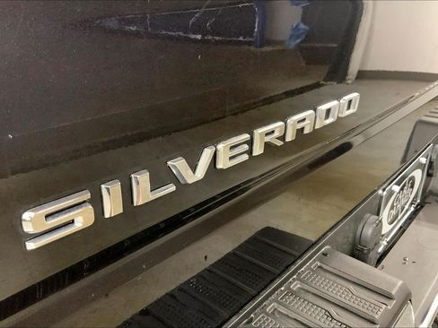 Used 2023 Chevrolet Silverado 1500 LT AWD/4WD image 8