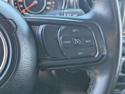 Used 2022 Jeep Gladiator Sport AWD/4WD image 25