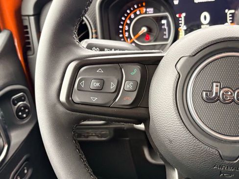 New 2025 Jeep Gladiator Mojave w/ Convenience Group image 22