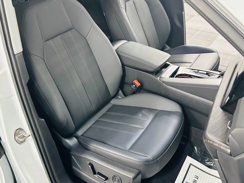 Certified 2025 Audi Q5 Premium w/ Convenience Package image 23