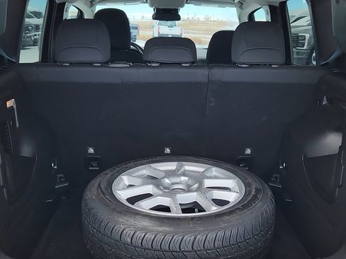 Used 2020 Jeep Renegade Latitude w/ Cold Weather Group image 20