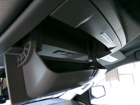 Used 2018 Chevrolet Tahoe LS w/ Skid Plate Package image 38