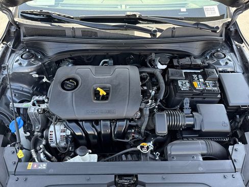 Used 2023 Kia Forte LXS w/ LXS Technology Package FWD image 6