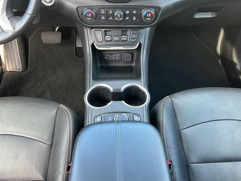 Used 2020 GMC Terrain SLT w/ Preferred Package FWD image 14