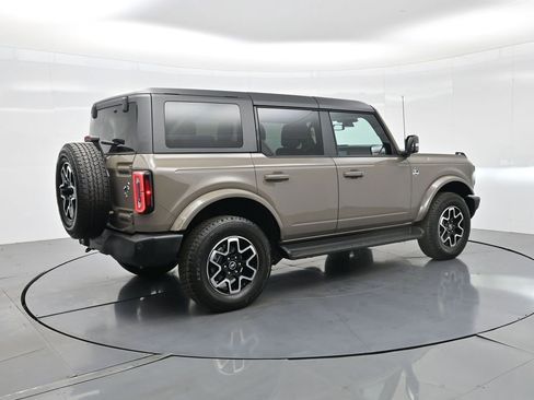 Used 2025 Ford Bronco Outer Banks image 7