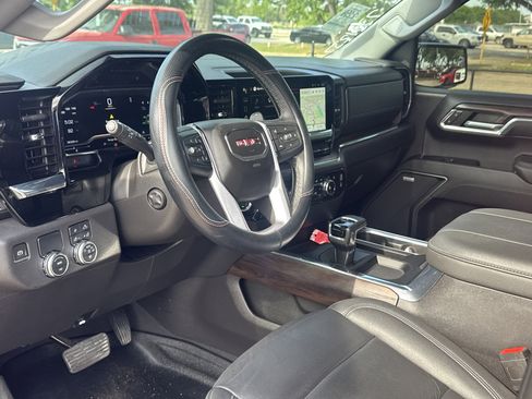 Used 2024 GMC Sierra 1500 SLT image 5