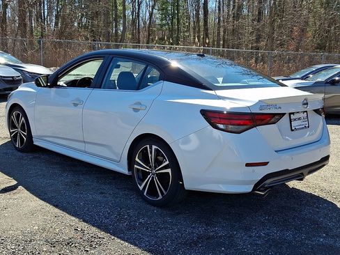 Used 2023 Nissan Sentra SR w/ SR Premium Package image 4