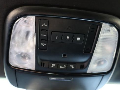 Used 2024 Dodge Durango R/T w/ Tow 'N Go Package AWD/4WD image 30