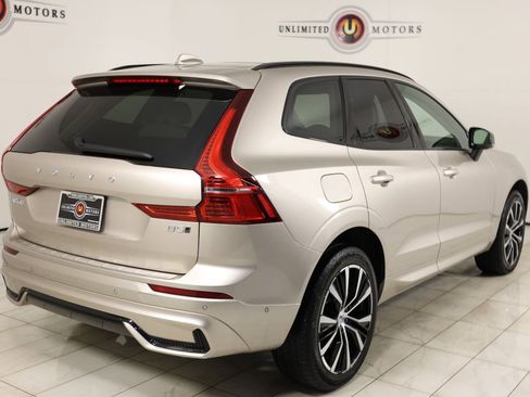 Used 2025 Volvo XC60 B5 Plus w/ Protection Package Premier AWD/4WD image 3
