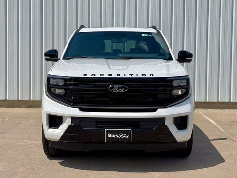 New 2026 Ford Expedition Max Platinum w/ Stealth Appearance Package AWD/4WD image 9